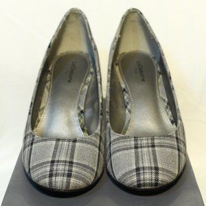 Liz Claiborne Gray Plaid High Heels